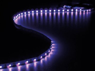 KIT MET FLEXIBELE LED-STRIP EN VOEDING - ULTRAVIOLET - 300 LEDS - 5 m - 12Vdc - ZONDER COATING (LEDS16UV)